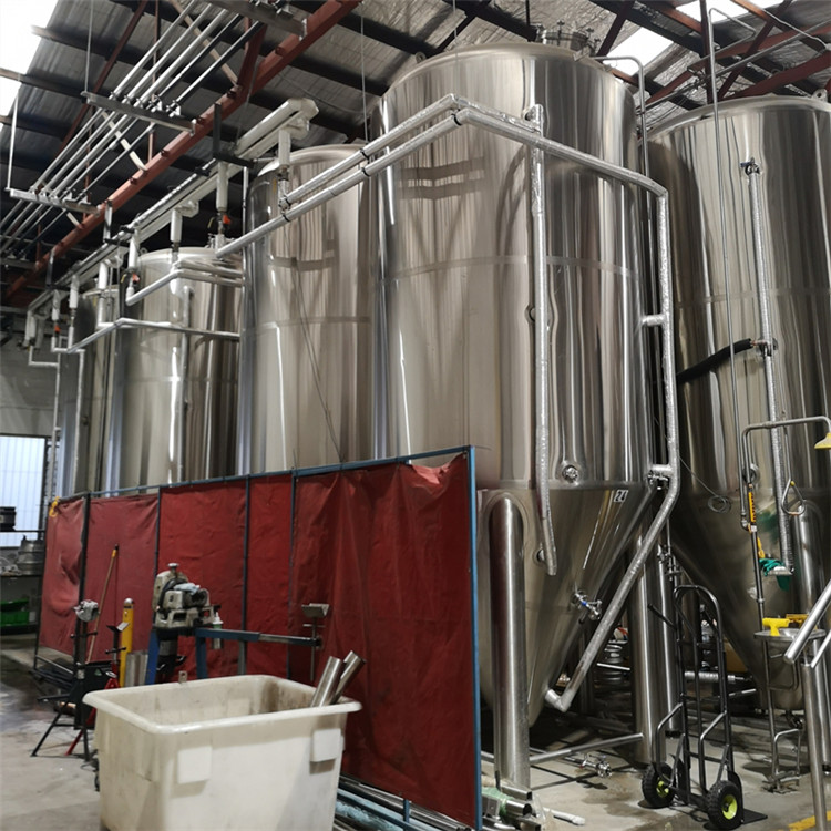 4 vessel brewhouse of beer brewing equipment