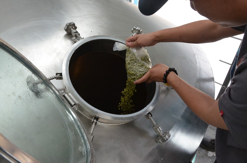 beer-brewing-making-mash-feeding-port.JPG